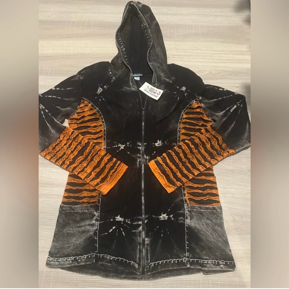 Size Large Black and Orange Hooded Jacket. 1008.   CL/GR09